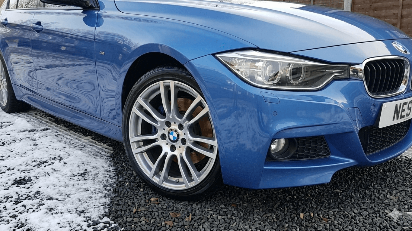 BMW 3er nach der Reparatur: makellose Karosserie und Lackierung